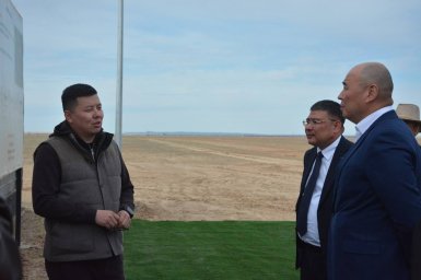 ​Ұлттық палата басшысы Қанат Шарлапаев өңірдің ірі өнеркәсіп ошақтарымен қатар